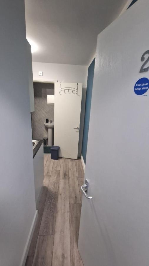 The Appletree Aparthotel Cowley  Bagian luar foto
